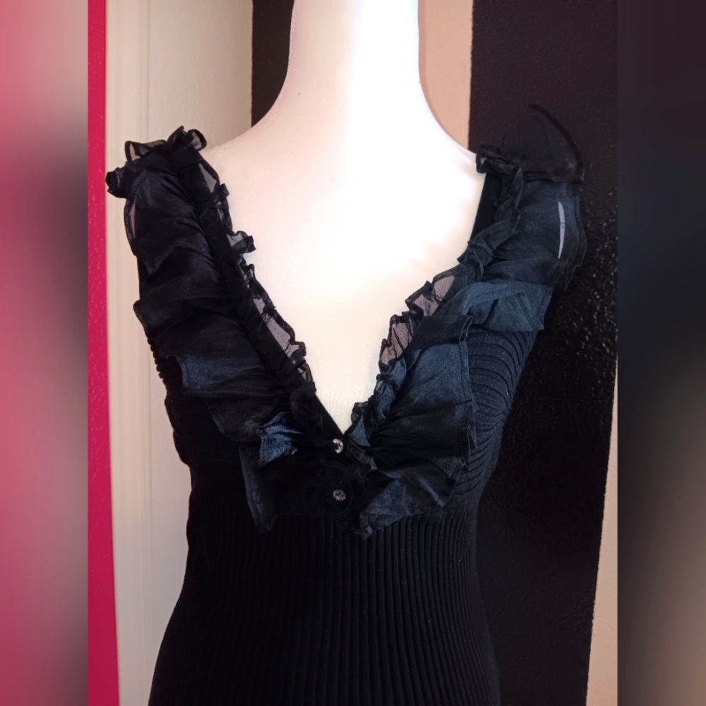 Cache Brand Black Ruffled V-Neck Top Size Medium